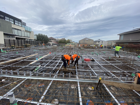 Column and slab reinforcement package on a multi-level commercial build
